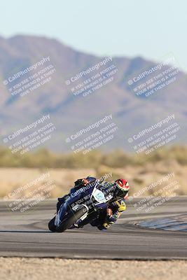 media/Dec-07-2025-CVMA (Sun) [[3e7d2de5dc]]/Race 16-Formula Middleweight/